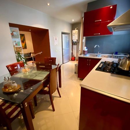 Opera Apartment Тбилиси Екстериор снимка